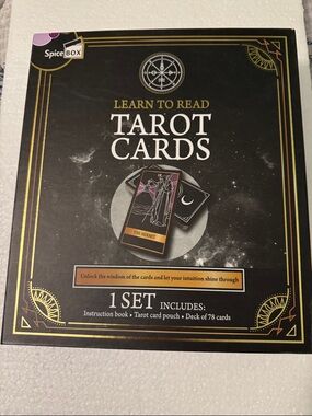 Learn to Read Tarot Cards - Black & Gold Deck Set